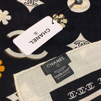 CHANEL 26S SCARF 140 IN CASHMERE AND SILK 306120