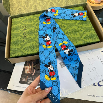 GUCCI 26S SCARF 120 IN SILK 295434