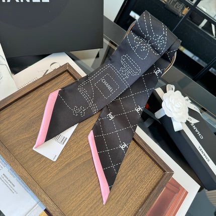 CHANEL 26S TWILLY SCARF 120 IN SILK 411251