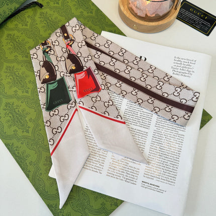 GUCCI 26S SCARF 120 IN SILK 284209
