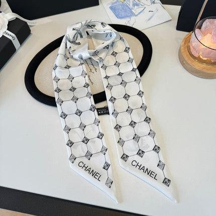 CHANEL 26S TWILLY SCARF 120 IN SILK 395878