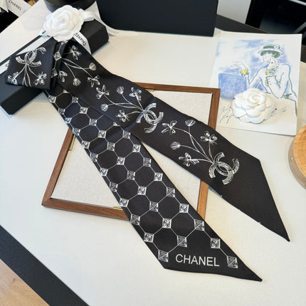 CHANEL 26S TWILLY SCARF 120 IN SILK 395879