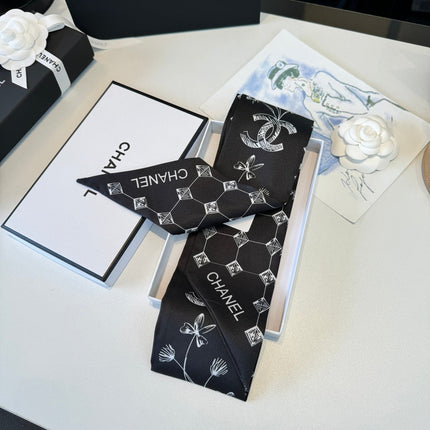 CHANEL 26S TWILLY SCARF 120 IN SILK 395879