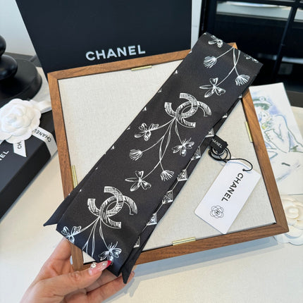 CHANEL 26S TWILLY SCARF 120 IN SILK 395879