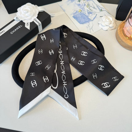 CHANEL 26S TWILLY SCARF 120 IN SILK 395881