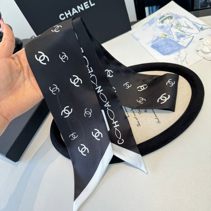 CHANEL 26S TWILLY SCARF 120 IN SILK 395881