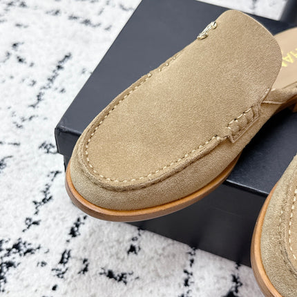 CHANEL 26S MULE LOAFERS IN LIGHT BROWN SUEDE WITH CC LOGO