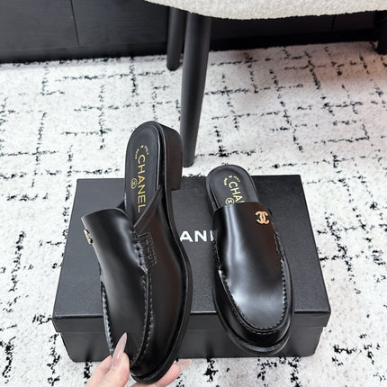 CHANEL 26S MULE LOAFERS IN BLACK SMOOTH CALFSKIN WITH CC LOGO