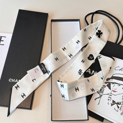 CHANEL 26S TWILLY SCARF 120 IN SILK 425832