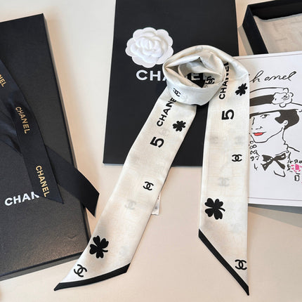 CHANEL 26S TWILLY SCARF 120 IN SILK 425832