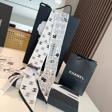 CHANEL 26S TWILLY SCARF 120 IN SILK 425833