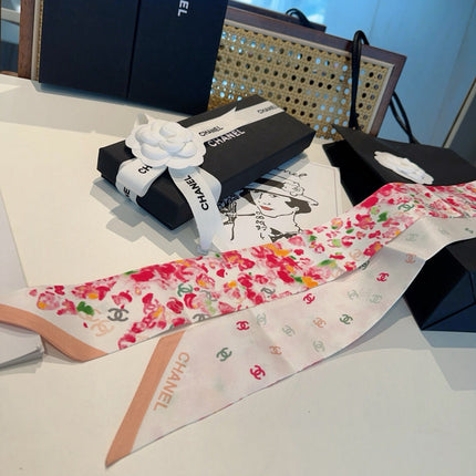 CHANEL 26S TWILLY SCARF 120 IN SILK 500115