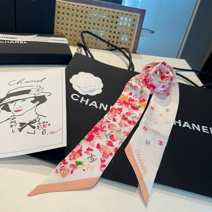 CHANEL 26S TWILLY SCARF 120 IN SILK 500115