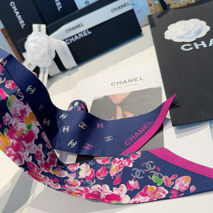 CHANEL 26S TWILLY SCARF 120 IN SILK 500117