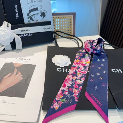 CHANEL 26S TWILLY SCARF 120 IN SILK 500117