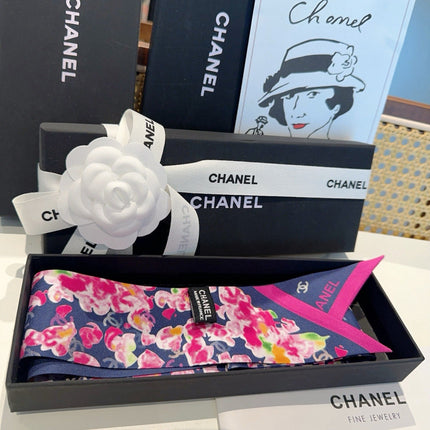 CHANEL 26S TWILLY SCARF 120 IN SILK 500117