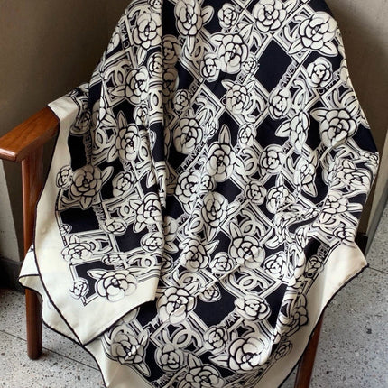 CHANEL 26S SCARF 140 IN CASHMERE AND SILK 309373