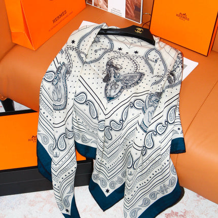 HERMES 26S SCARF 135 IN SILK AND CASHMERE 498484
