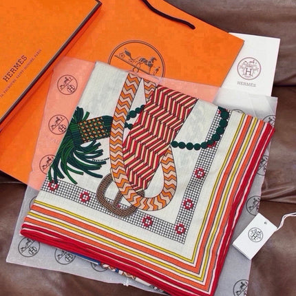 HERMES 26S PATTERNED SCARF 135 IN SILK AND CASHMERE 502437