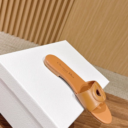 DIOR 26S SLIDE SANDALS IN CARAMEL BROWN CALFSKIN CD LOGO