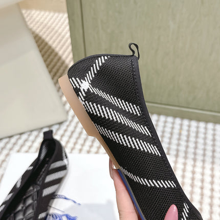 BURBERRY 26S BALLET FLATS IN BLACK AND WHITE KNIT