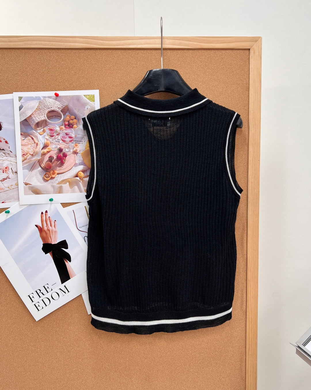 26S SLEEVELESS KNIT POLO TOP 486
