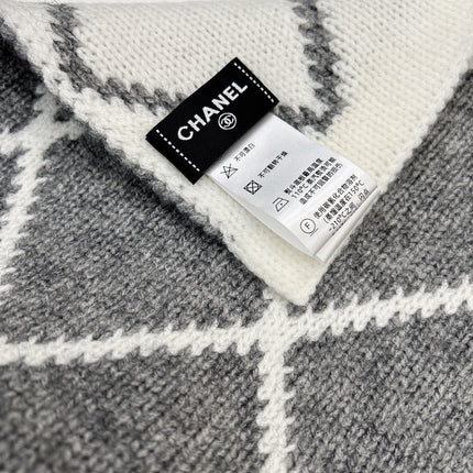 CHANEL 26S SCARF 200 IN WOOL AND CASHMERE 511103