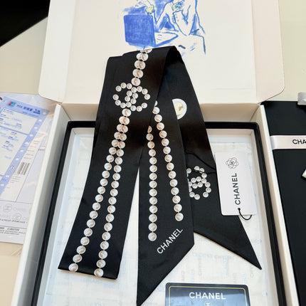 CHANEL 26S TWILLY SCARF 120 IN SILK 500092