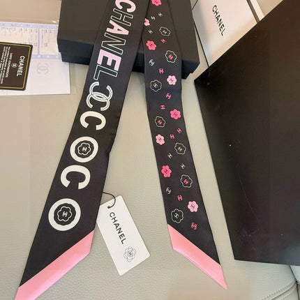 CHANEL 26S TWILLY SCARF 120 IN SILK 496165