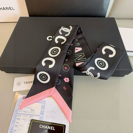 CHANEL 26S TWILLY SCARF 120 IN SILK 496165