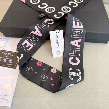 CHANEL 26S TWILLY SCARF 120 IN SILK 496165