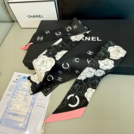 CHANEL 26S TWILLY SCARF 120 IN SILK 511258