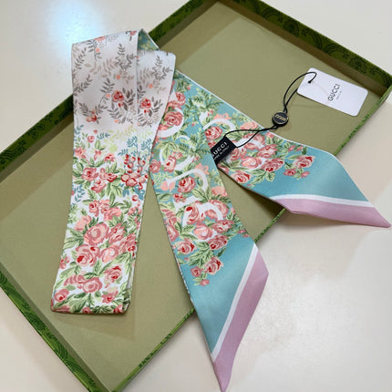 GUCCI 26S SCARF 120 IN SILK 267837