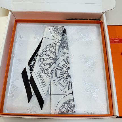 HERMES 26S TWILLY SCARF 86 IN SILK 492641