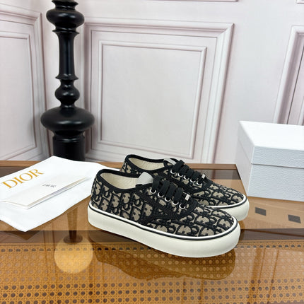 DIOR 26S LOW TOP SNEAKERS 35MM IN BLACK OBLIQUE CANVAS WITH RUBBER SOLE