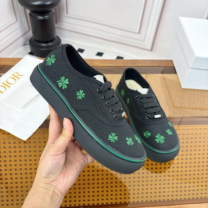 DIOR 26S LOW TOP SNEAKERS 35MM IN BLACK CANVAS WITH CLOVER EMBROIDERY
