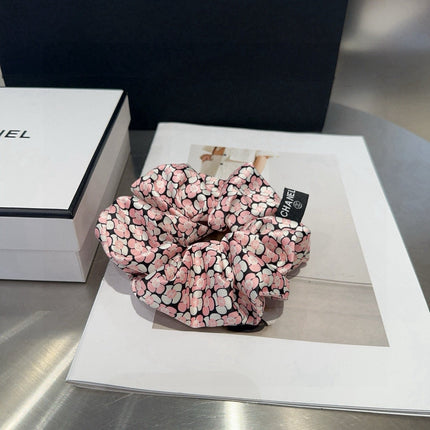 CHANEL 26S SCRUNCHIE HAIR TIE IN MULTICOLOR PREMIUM SILK505304