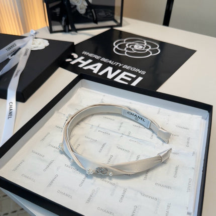 CHANEL 26S HEADBAND IN WHITE SATIN 503101