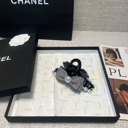 CHANEL 26S BOW HAIR CLIP IN BLACK RIBBON 512129