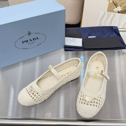 PRADA 26S MARY JANE FLATS IN CREAM WHITE WOVEN RAFFIA WITH TRIANGLE LOGO