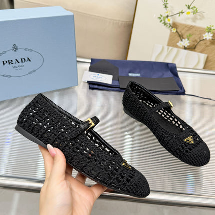 PRADA 26S MARY JANE FLATS IN BLACK WOVEN RAFFIA WITH TRIANGLE LOGO