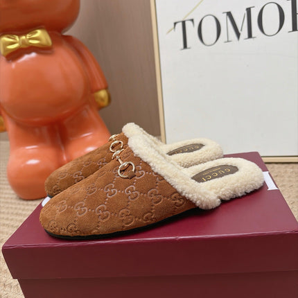 GUCCI 26S SHEARLING-LINED MULES IN BROWN SUEDE