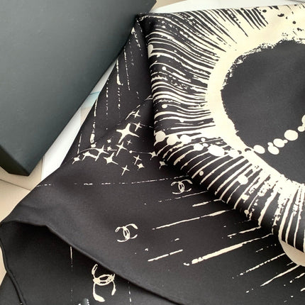 CHANEL 26S SCARF 90 IN SILK 311794