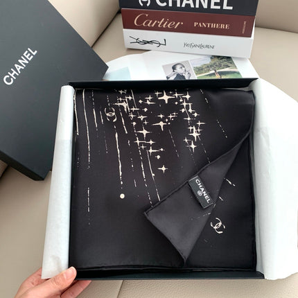 CHANEL 26S SCARF 90 IN SILK 311794