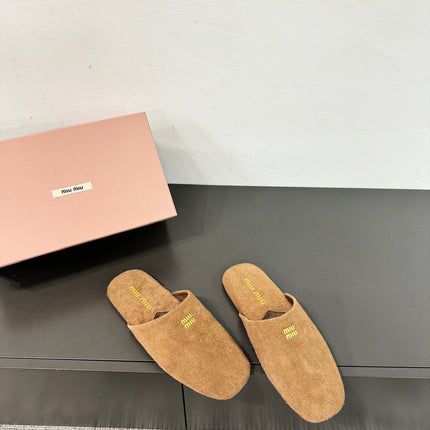 MIUMIU 26S MULE LOAFERS IN CARAMEL BROWN SUEDE LOGO