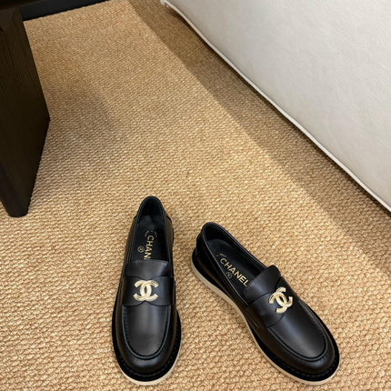 CHANEL 26S LOAFER IN BLACK CALFSKIN CC LOGO