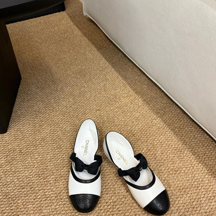 CHANEL 26S MARY JANE SLINGBACK FLATS IN WHITE AND BLACK CALFSKIN CAP TOE RIBBON STRAP