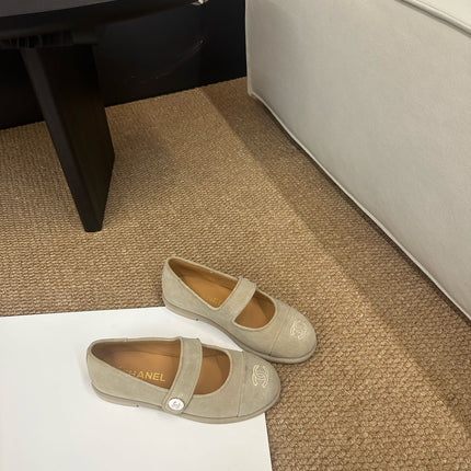 CHANEL 26S MARY JANE FLATS IN BEIGE SUEDE CC LOGO
