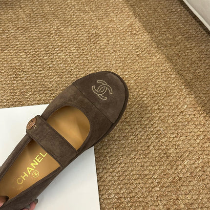 CHANEL 26S MARY JANE FLATS IN BROWN SUEDE CC LOGO