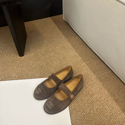 CHANEL 26S MARY JANE FLATS IN BROWN SUEDE CC LOGO